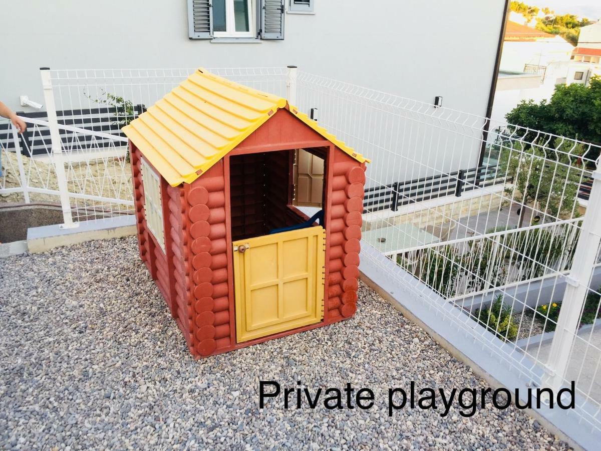 Apartments Leptiric Podstrana Exterior foto